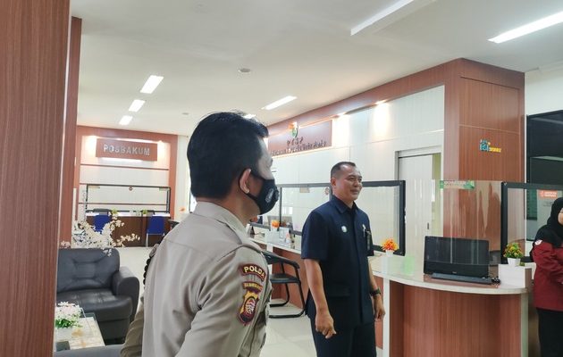 Ketua Pengadilan Agama Mempawah Pimpin Briefing Pagi PTSP: 3 (Tiga) Konsep Dasar Dalam Pelayanan Prima