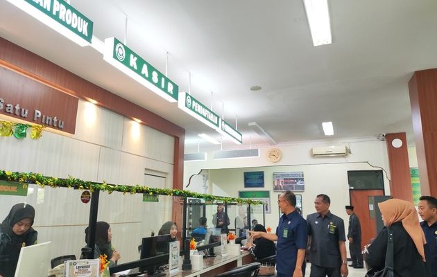 Monev Zona Integritas , Wakil Ketua PTA Pontianak Apresiasi Kinerja dan Pelayanan PA Mempawah